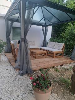 Luni Studio Apartment with garden - 4