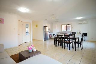 6aircon 2mins to shops 3bath 4queen bed - 5