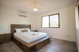 6aircon 2mins to shops 3bath 4queen bed - 2