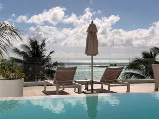 Beachfront Penthouse - Panoramic Ocean View - 1