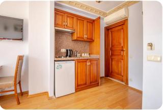 Motif Apartments - 3