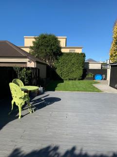 Quiet 2BR Townhouse, Walk to CBD with Parking - 5