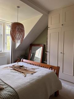 Award-Winning Home w Stunning Garden nr Glasgow - 4