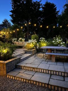Award-Winning Home w Stunning Garden nr Glasgow - 1