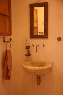 Stand-alone 175-years-old house - The Old Well - 1