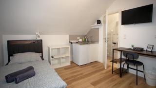 Cesar Apartments - 4