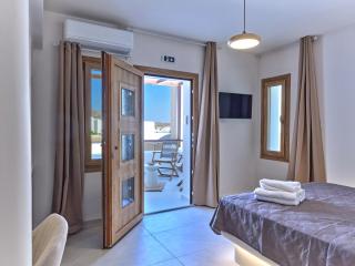 Rocaia Mini Suites Naousa - 7