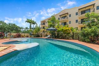 Beachfront Apartment in Townsville 1BR on The Strand with Pool & Parking - 2
