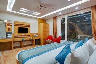 Hotel Skynex - Near Delhi Aerocity - 2