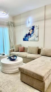 Spacious Modernized 2 BR Apartments by Taskeen Holiday Homes - Dubai - 6