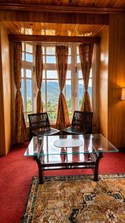 Mountain View Room w Balcony Cozy Stay in Kud - 7