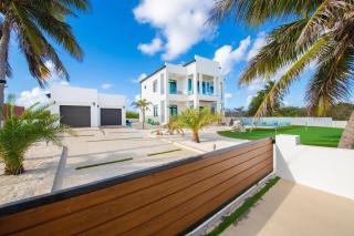 Beach Side Villa w Pool - 8