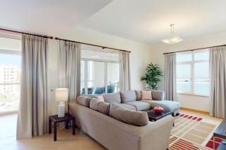 Al Dabas Beach Views, 3BD Sleeps 6, Beachfront Beach & Pool Access - DVH Holiday Homes - 4