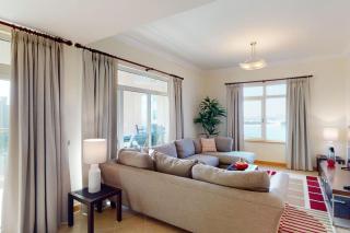 Al Dabas Beach Views, 3BD Sleeps 6, Beachfront Beach & Pool Access - DVH Holiday Homes - 3