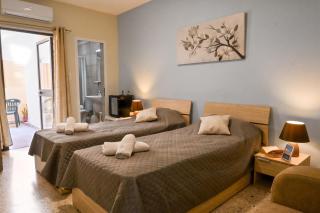 Sea Breeze Bay Guesthouse - 5