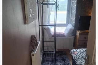 Barmouth Harbour 2-Bed Flat Sleeps 8 w Sea View - 1