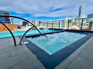 Luxe-Valley 2BR 2Bath Infinity Pool - 4
