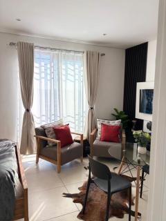City Junction Studio Apartment - Windhoek CBD - 1