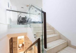 Stunning Coastal Upgraded Duplex by Island Properties in Pacific tower - 8