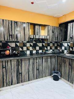 1 Bed Furnished Apartment Bahria Town phase 7 and phase 8 - 4