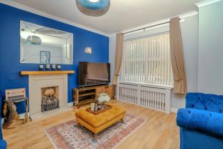 Spacious detached house with garden & parking - 0