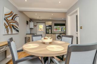Spacious detached house with garden & parking - 4