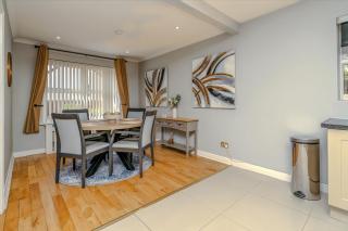 Spacious detached house with garden & parking - 1