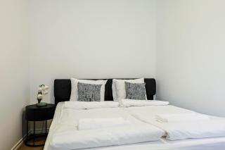 Fresh Central Modern Apartment - 9