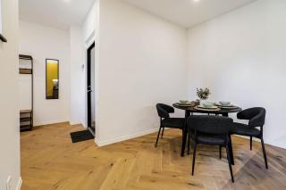 Fresh Central Modern Apartment - 0