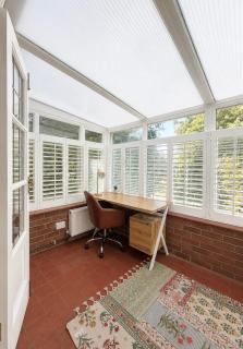 Cosy Modern 3BR House Pet Friendly, Free Parking - 4