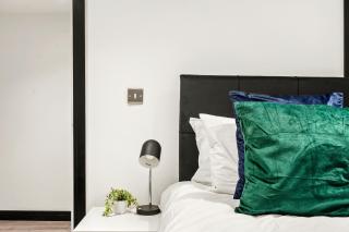 Cosy Castleford Stay - 1