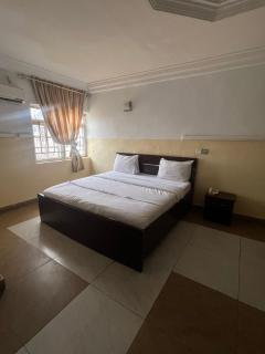 Savannah Suites - 3