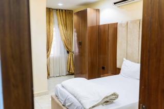 Savannah Suites - 2
