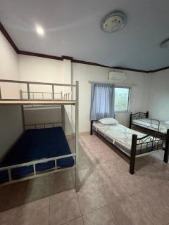 บ้านกฤษโฮสเทล - 1