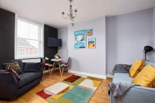 Delven House - Self Check-in, Self-Catering Serviced Apartments - 0