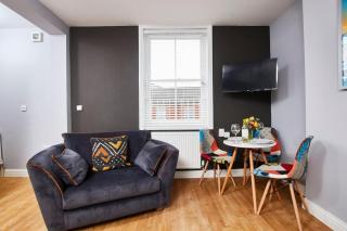 Delven House - Self Check-in, Self-Catering Serviced Apartments - 4