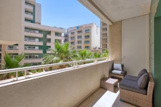 Stylish 1 Bedroom Apartment with Balcony Fort Cambridge Sliema - 0