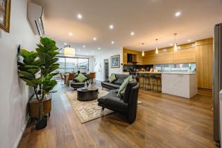 Parkside Ember Luxe w Campfire and Entertainment Lounge - 9