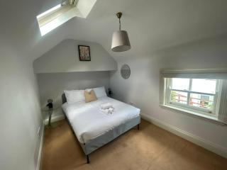 Elegant 4BDR 4BA Luxury Home Heart of Rathmines - 8