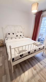 Victory Place Spacious Apartment! - 7