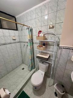 Modern 2 bedroom apartment and parking - 4
