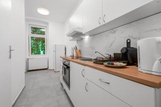 1 Bedroom Apartment with Game Table , 20 Min to City Center, Smart TV - 5