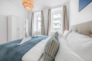 1 Bedroom Apartment with Game Table , 20 Min to City Center, Smart TV - 3