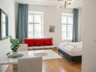 Central Belvedere private rooms in shared Aprt - 12 min from City Center - 2