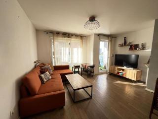 Modern Comfort with balcony - 0