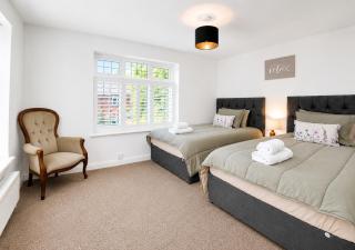 Cosy Modern 3BR House Pet Friendly, Free Parking - 7