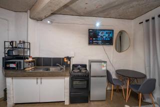 The 260 Collection Luxury City Apartment - 8