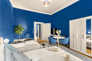 Cozy Apartment Near Metro and Shopping Street - 6