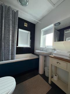 Sid's Restaurant and Bar with Rooms - 2