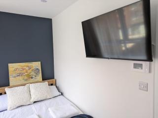 Room A, Adams and Moore House - 3